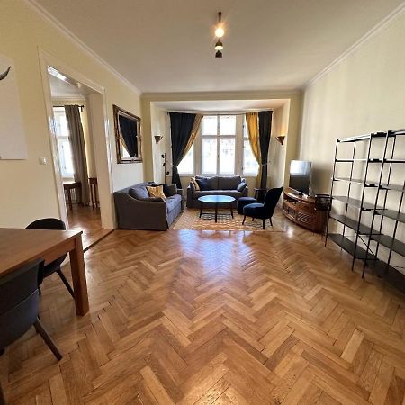 Gorkeho Apartment In City Centre Pressburg Exterior foto