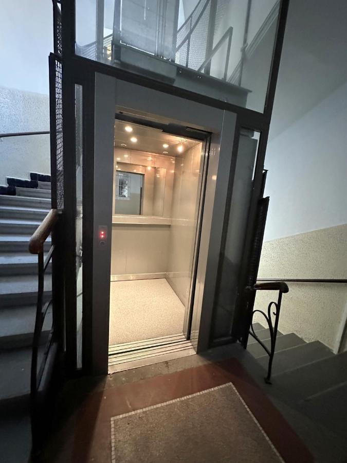 Gorkeho Apartment In City Centre Pressburg Exterior foto
